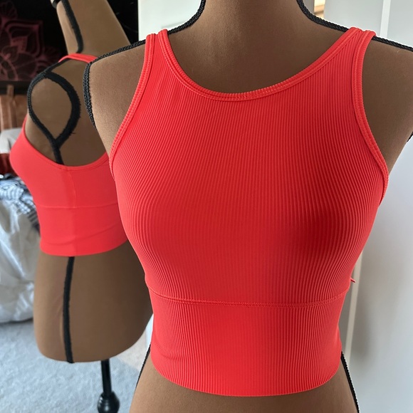 lululemon athletica Other - Lululemon Power pivot ribbed tank top reversible size 2